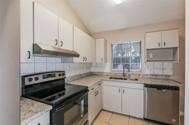 702 OLD DARBY STREET, Seffner, FL 33584