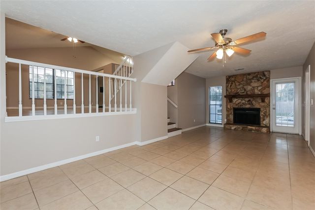 702 OLD DARBY STREET, Seffner, FL 33584