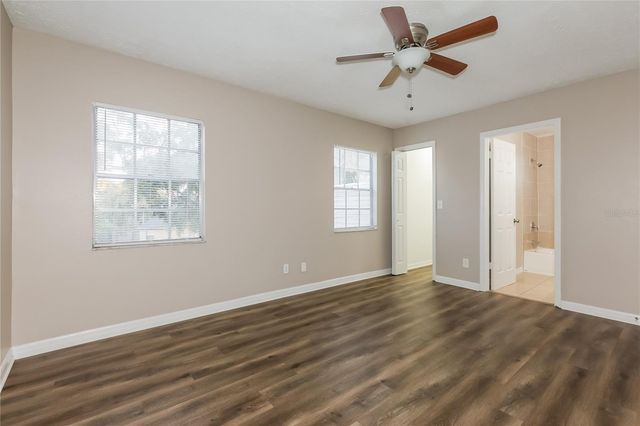 702 OLD DARBY STREET, Seffner, FL 33584