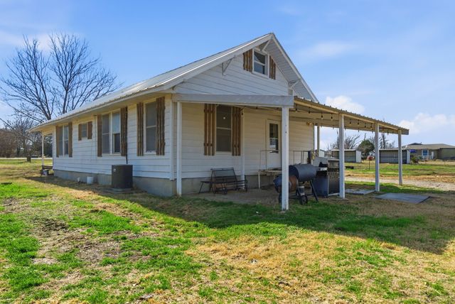 18051 Brookfield Drive, Justin, TX 76247