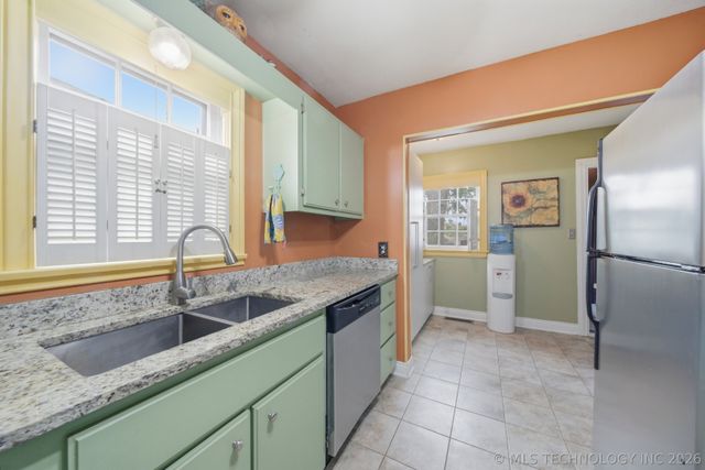 1915 S Yorktown Avenue, Tulsa, OK 74104