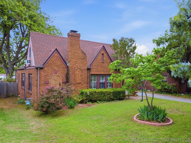1915 S Yorktown Avenue, Tulsa, OK 74104