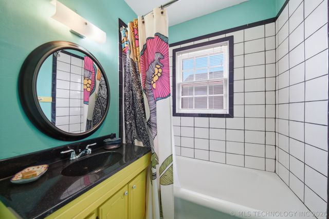 1915 S Yorktown Avenue, Tulsa, OK 74104