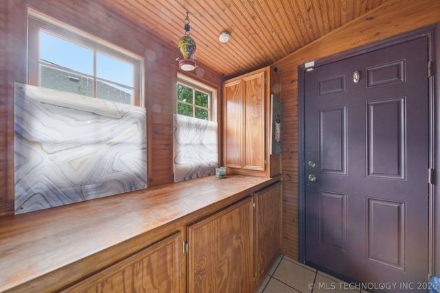 1915 S Yorktown Avenue, Tulsa, OK 74104