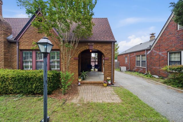 1915 S Yorktown Avenue, Tulsa, OK 74104