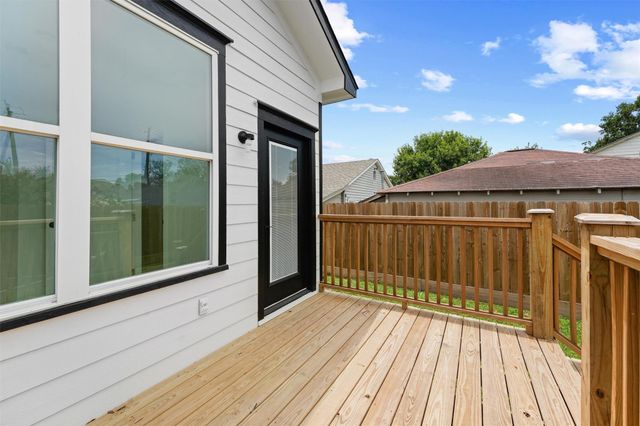 225 Royder Street, Houston, TX 77009