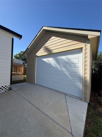 225 Royder Street, Houston, TX 77009