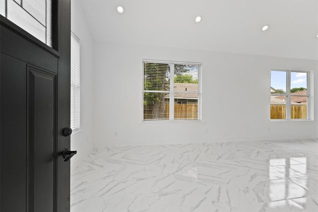 225 Royder Street, Houston, TX 77009