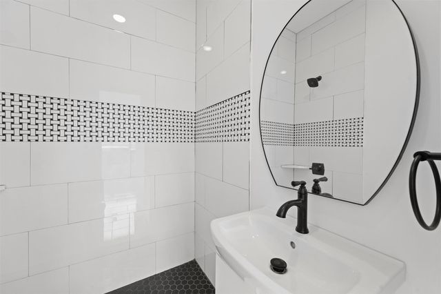 225 Royder Street, Houston, TX 77009