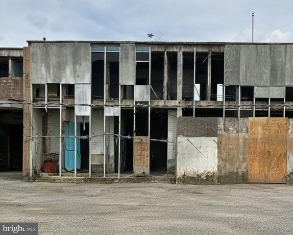 3300-22 N FRONT ST, Philadelphia, PA 19140