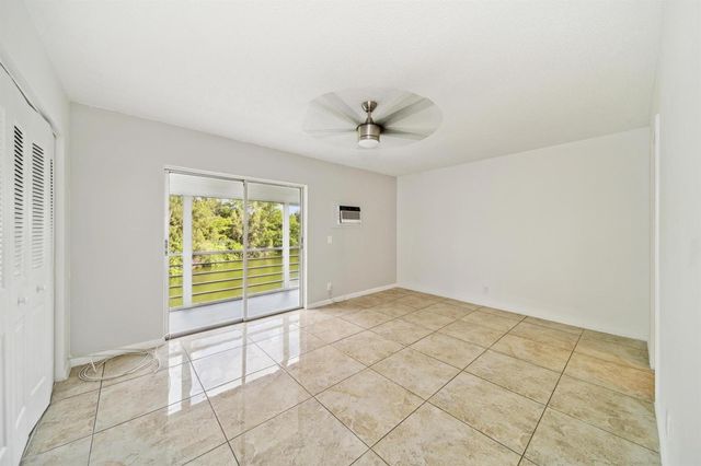 114 Northampton F 114, West Palm Beach, FL 33417