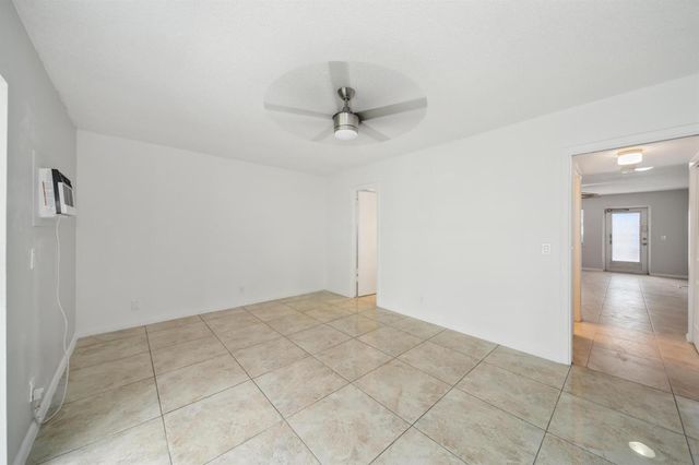 114 Northampton F 114, West Palm Beach, FL 33417