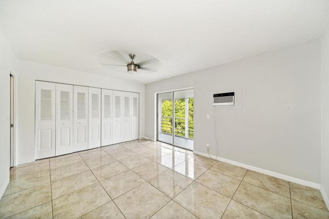 114 Northampton F 114, West Palm Beach, FL 33417