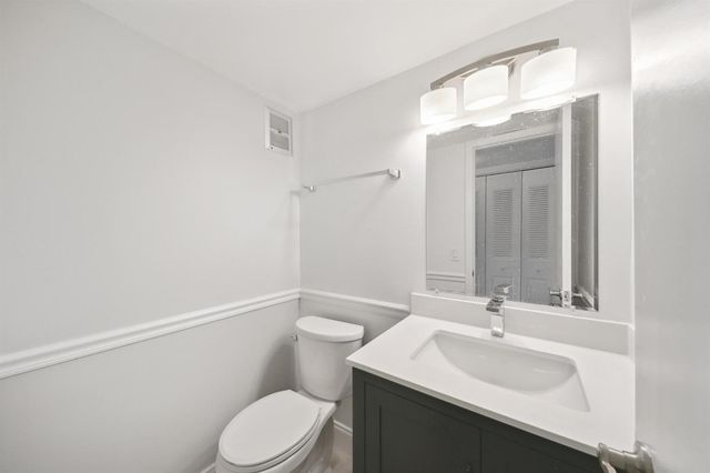 114 Northampton F 114, West Palm Beach, FL 33417