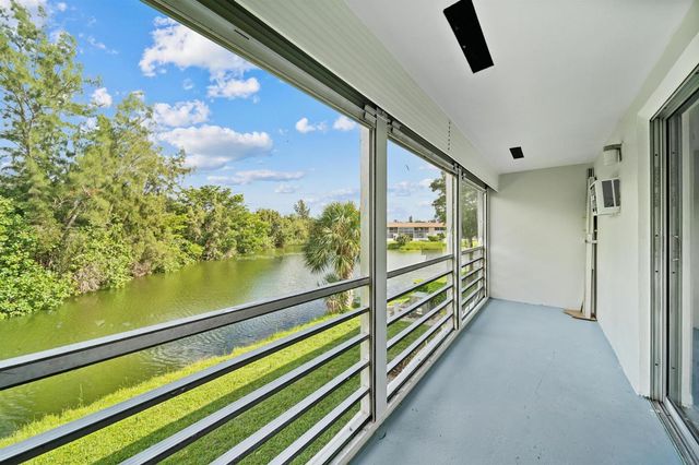 114 Northampton F 114, West Palm Beach, FL 33417