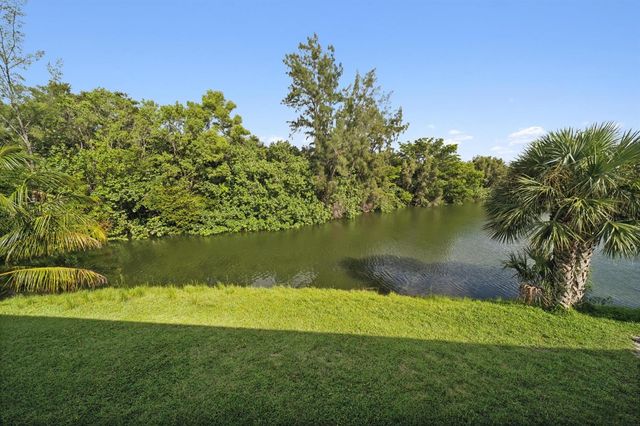 114 Northampton F 114, West Palm Beach, FL 33417