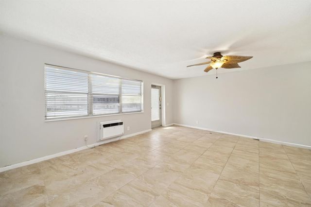 114 Northampton F 114, West Palm Beach, FL 33417