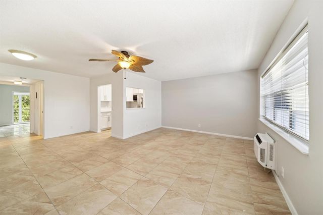 114 Northampton F 114, West Palm Beach, FL 33417