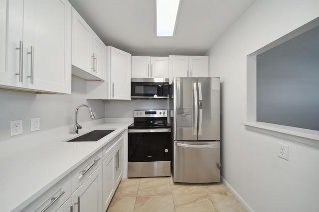 114 Northampton F 114, West Palm Beach, FL 33417