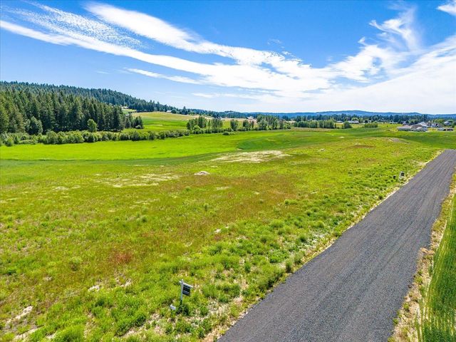 8838 E Little Deep Creek Ln, Colbert, WA 99005