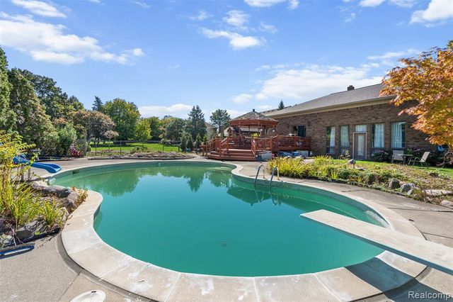 37418 Fiore Trail, Clinton Township, MI 48036