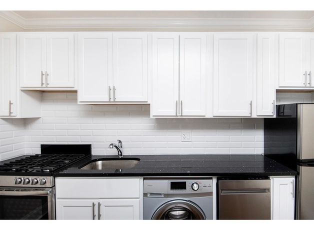918 Green Bay Road 3C, Winnetka, IL 60093