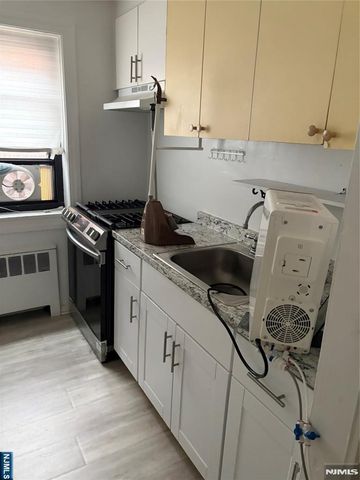 2339 Hudson Terrace D7, Fort Lee, NJ 07024