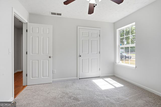 3641 Coveside Court, Loganville, GA 30052