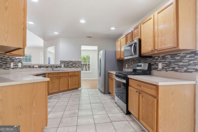 3641 Coveside Court, Loganville, GA 30052
