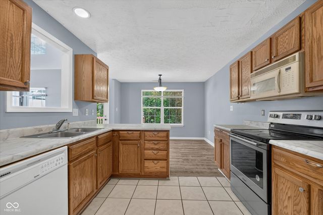 1852 Misty Lake Drive, Indianapolis, IN 46260