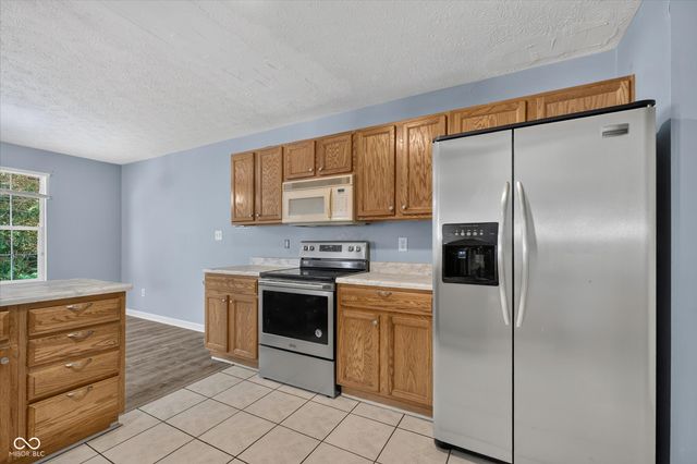 1852 Misty Lake Drive, Indianapolis, IN 46260