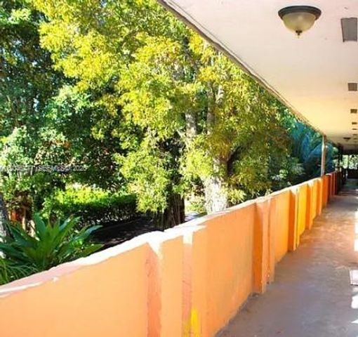 9760 SW 184th Street 12D, Cutler Bay, FL 33157