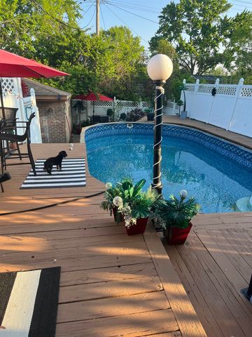 22606 E 12 Mile Road, Saint Clair Shores, MI 48081