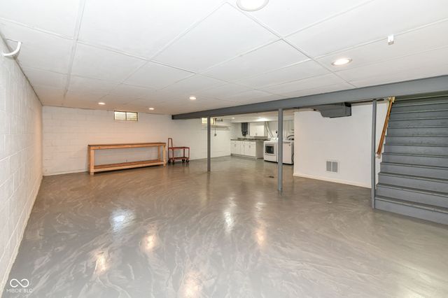 6441 Hythe Road, Indianapolis, IN 46220