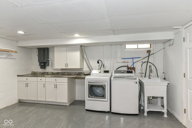 6441 Hythe Road, Indianapolis, IN 46220