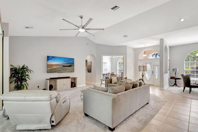 8055 Kiawah Trace, Port St. Lucie, FL 34986