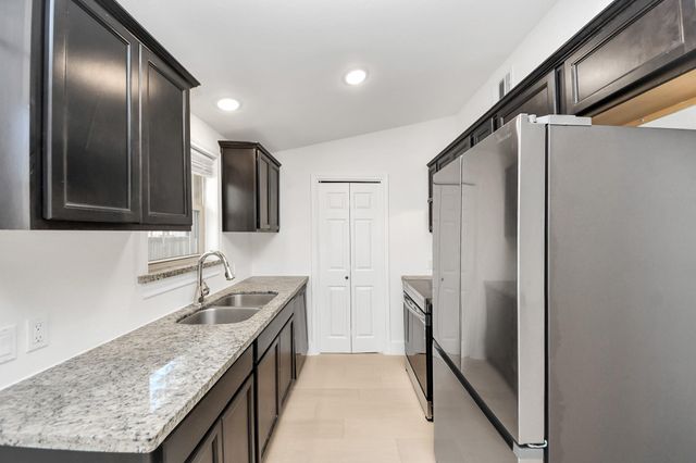10804 Longleaf Drive, Conroe, TX 77385