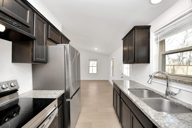 10804 Longleaf Drive, Conroe, TX 77385