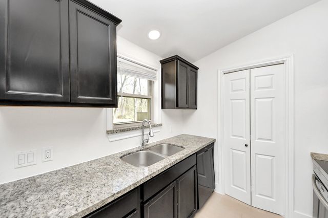 10804 Longleaf Drive, Conroe, TX 77385
