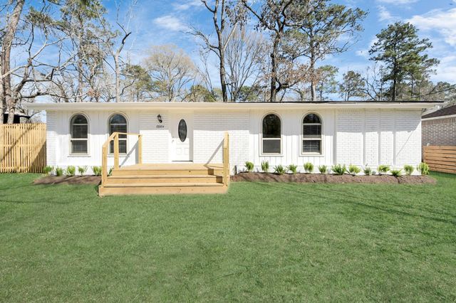 10804 Longleaf Drive, Conroe, TX 77385