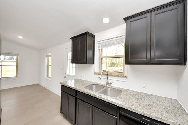 10804 Longleaf Drive, Conroe, TX 77385