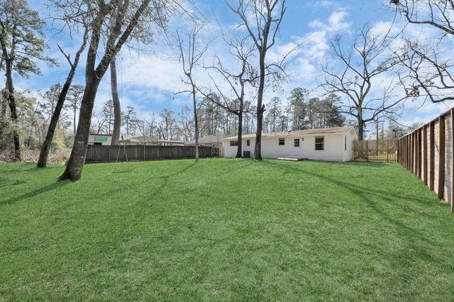 10804 Longleaf Drive, Conroe, TX 77385