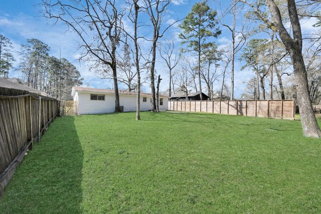 10804 Longleaf Drive, Conroe, TX 77385