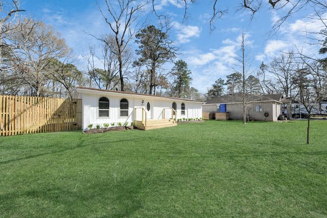 10804 Longleaf Drive, Conroe, TX 77385
