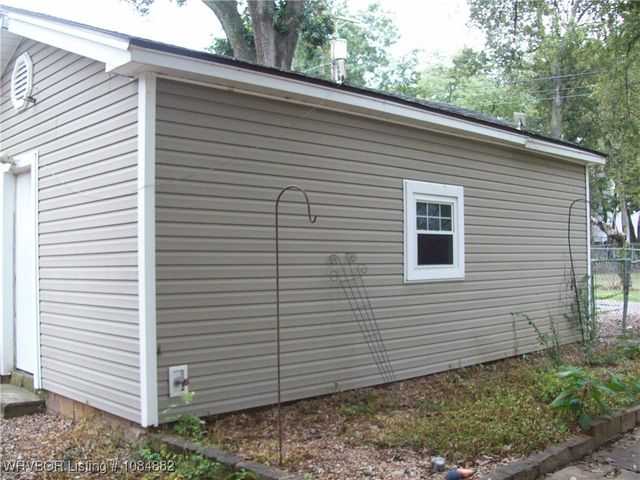 2100 S N Street, Fort Smith, AR 72901