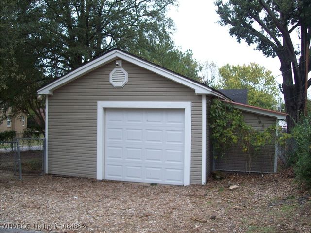 2100 S N Street, Fort Smith, AR 72901