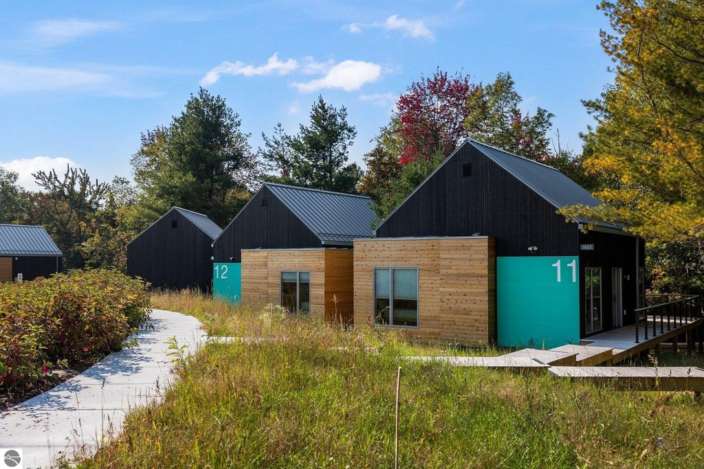 Image 4 of property listing at 5961 E Oslo Street, Williamsburg, MI 49690