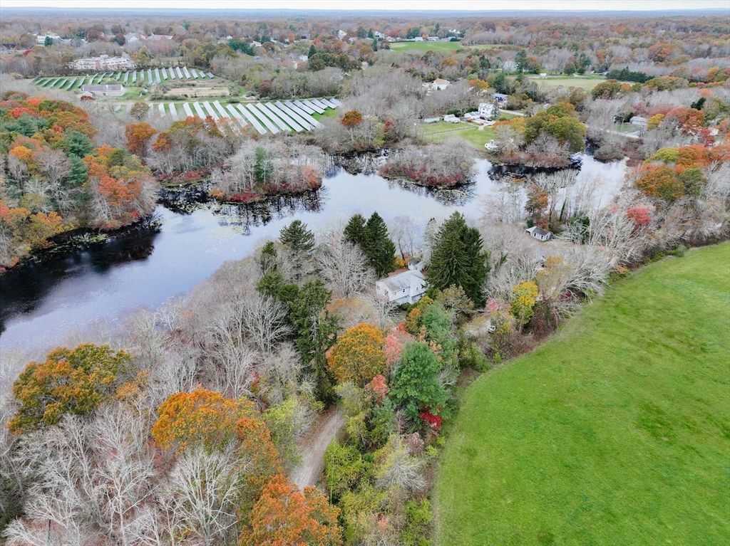 4 Meadowbrook Ave, Swansea, MA 02777