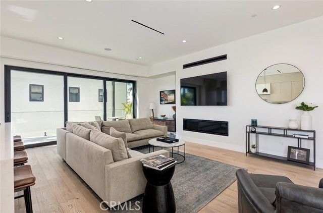 622 1st Place, Hermosa Beach, CA 90254