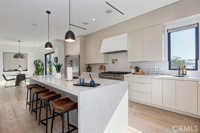 622 1st Place, Hermosa Beach, CA 90254